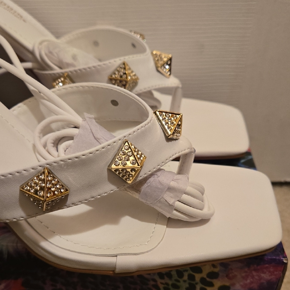 Cape Robbin White Heels with Gold Studs - Picture 5 of 8